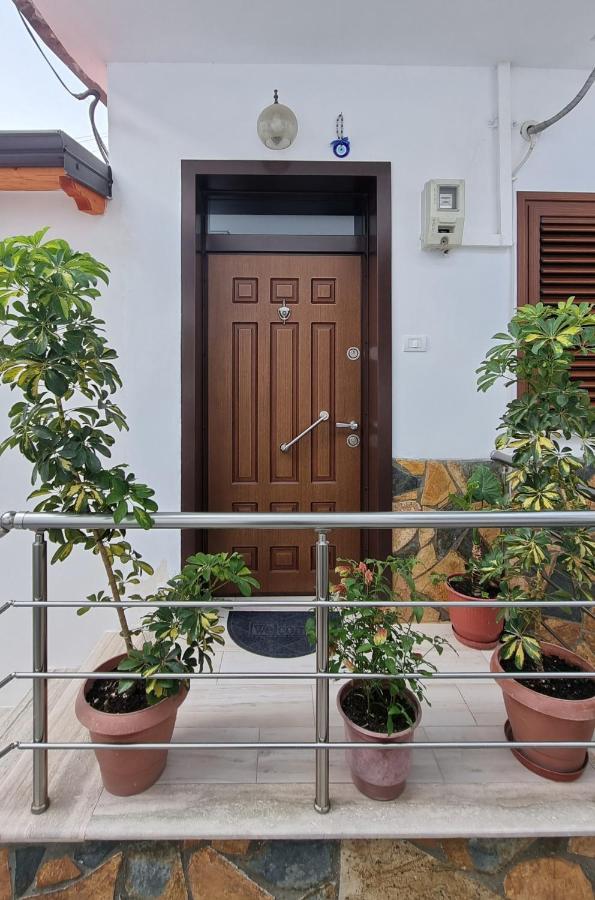 Downtown Apartment Berat Esterno foto