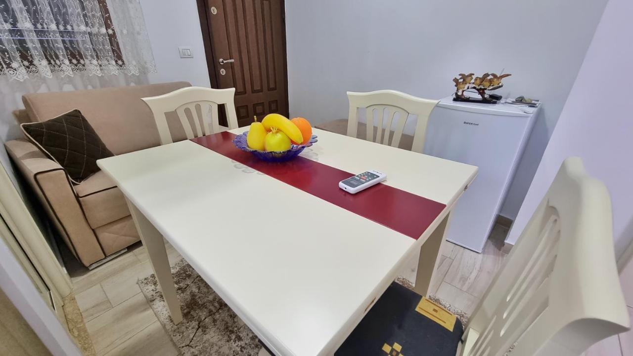 Downtown Apartment Berat Esterno foto