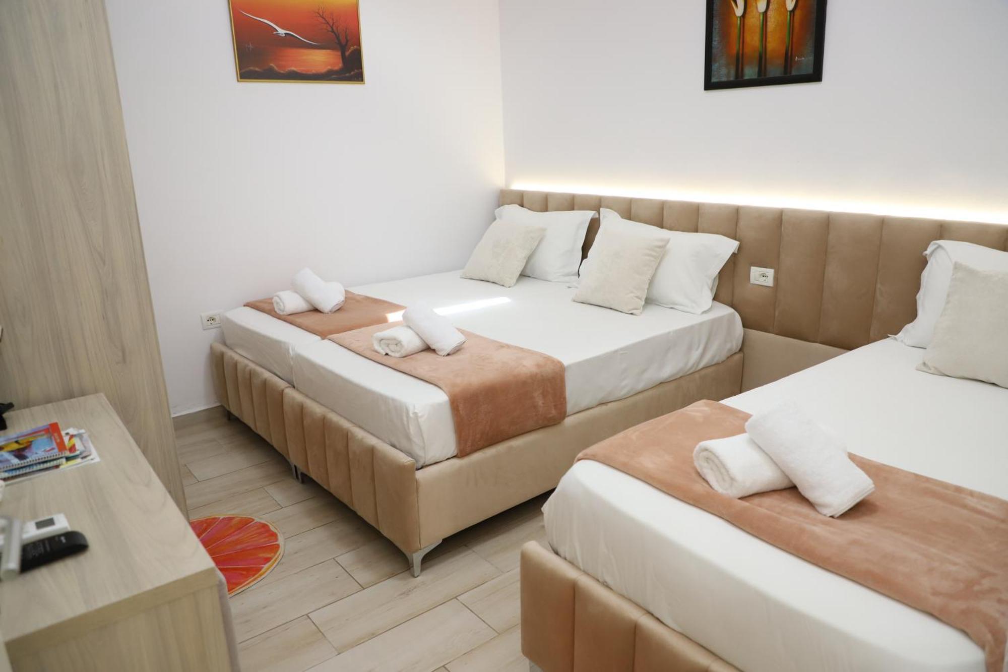 Downtown Apartment Berat Esterno foto